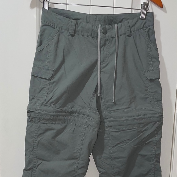 The North Face Women's Hiking Cargo Convertible Gray Nylon Zip Off Pants Sz 0 - Picture 2 of 10